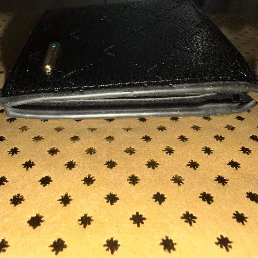 🆕 NEW Men's Black Patterned Wallet